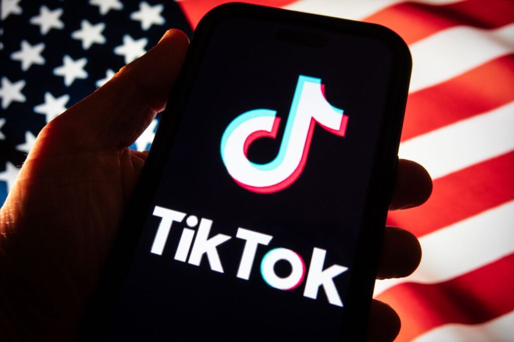TikTok Restoring US Service After Trump Announces Plan to Delay Ban