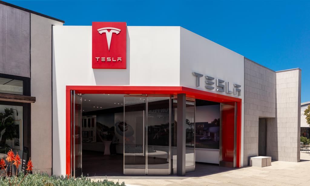 Should Investors Buy Tesla Stock After Q4 Earnings?