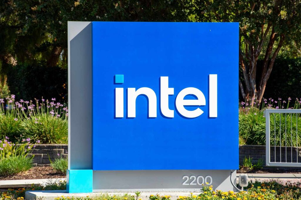 Broadcom, TSMC Eye Deals for Parts of Intel, Report Says