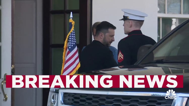 Zelenskyy leaves White House after Ukraine talks collapse