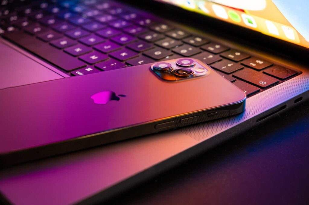Apple: I Understand Why Warren Buffett Sold Shares (NASDAQ:AAPL)
