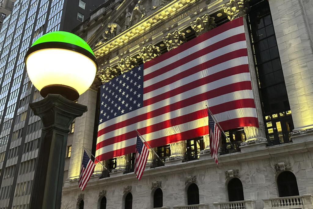 Asian stocks mostly up after near-record US stock rally