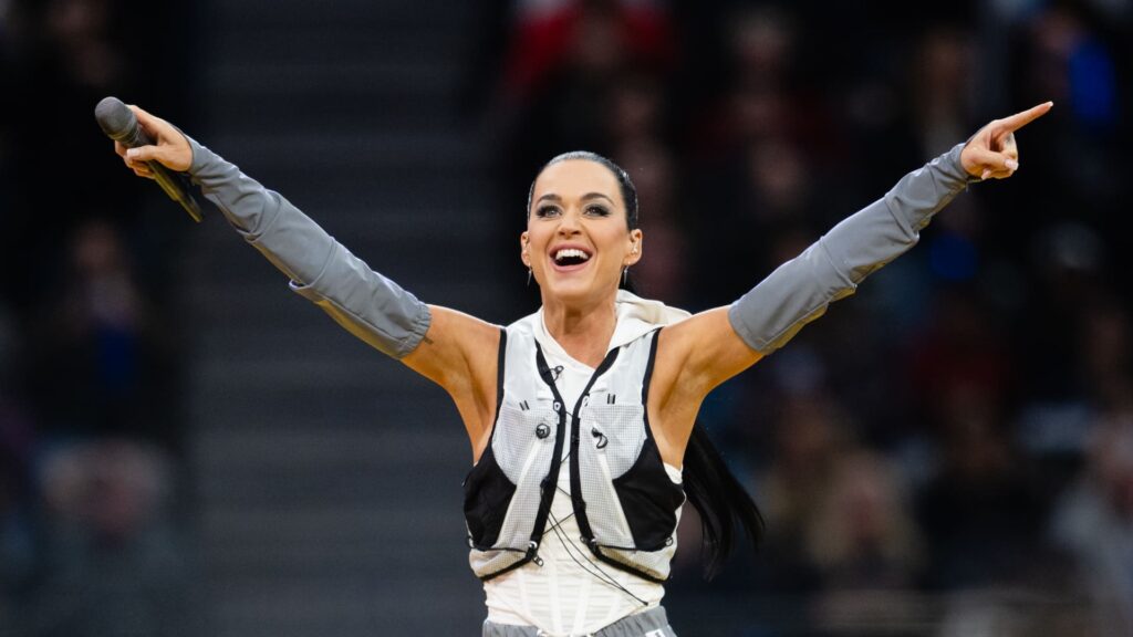 Katy Perry, Lauren Sanchez heading to space in Blue Origin rocket