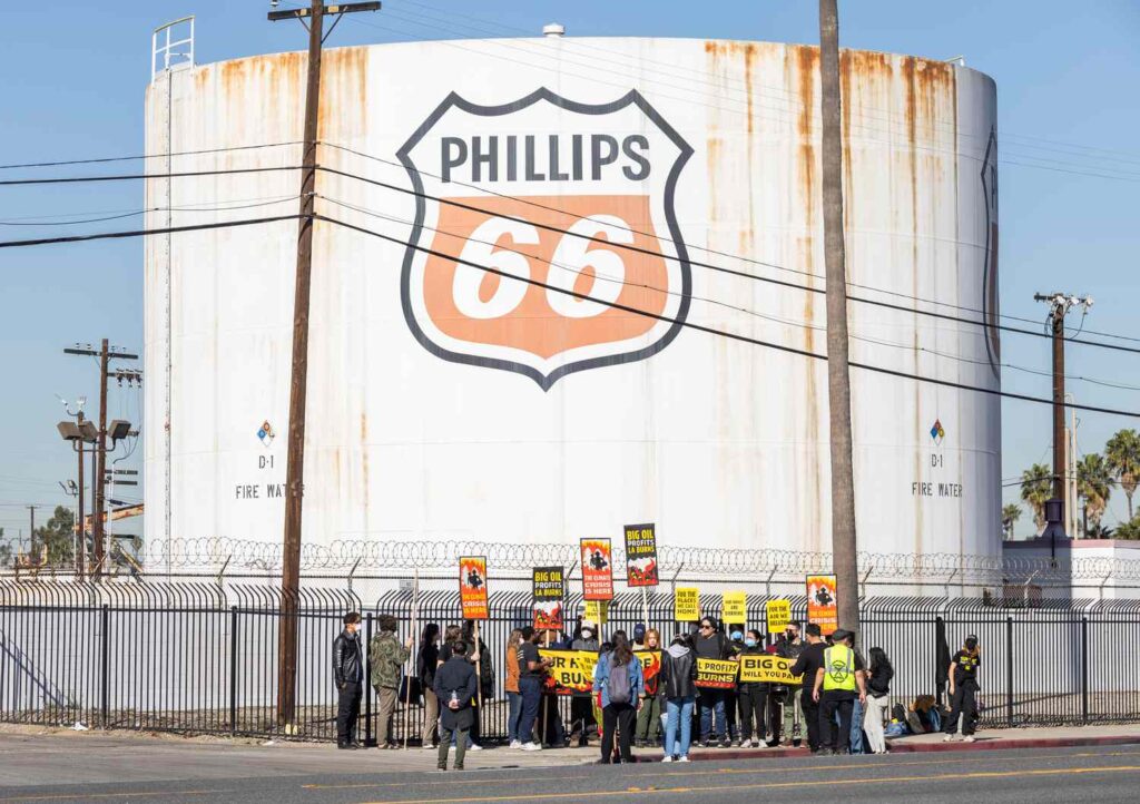 Phillips 66 Nominates Two Directors as Battle With Activist Investor Elliott Continues
