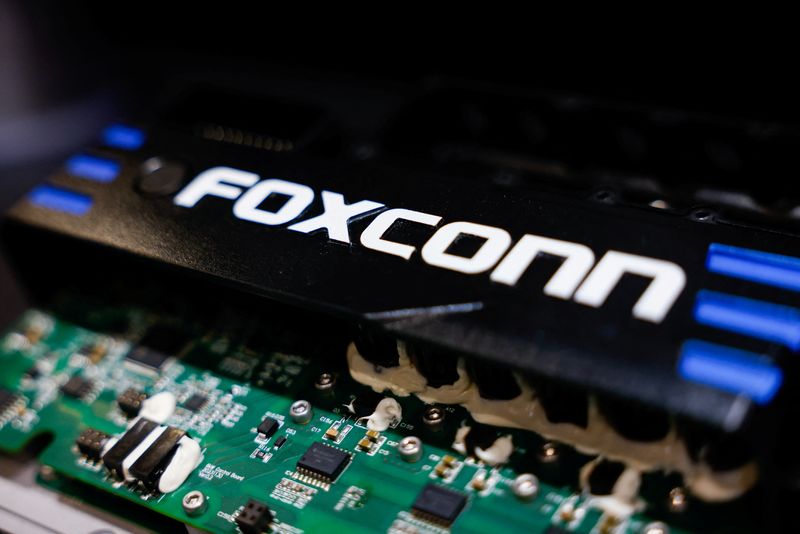 Foxconn sees server revenue surpassing iPhone revenue in two years, agency report says