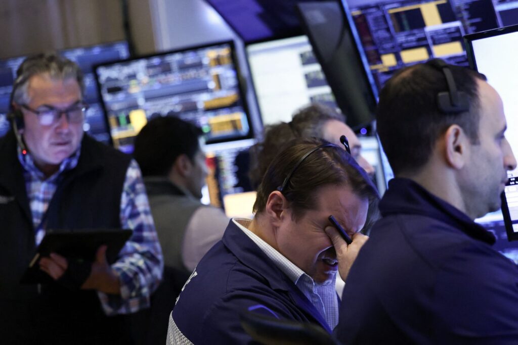 Global Stocks Extend Sell-Off on Trump Tariffs