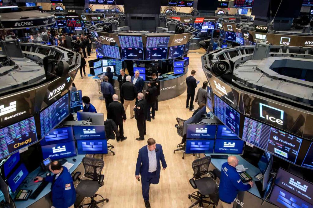 Morgan Stanley, Oppenheimer Trim Outlooks for S&P 500