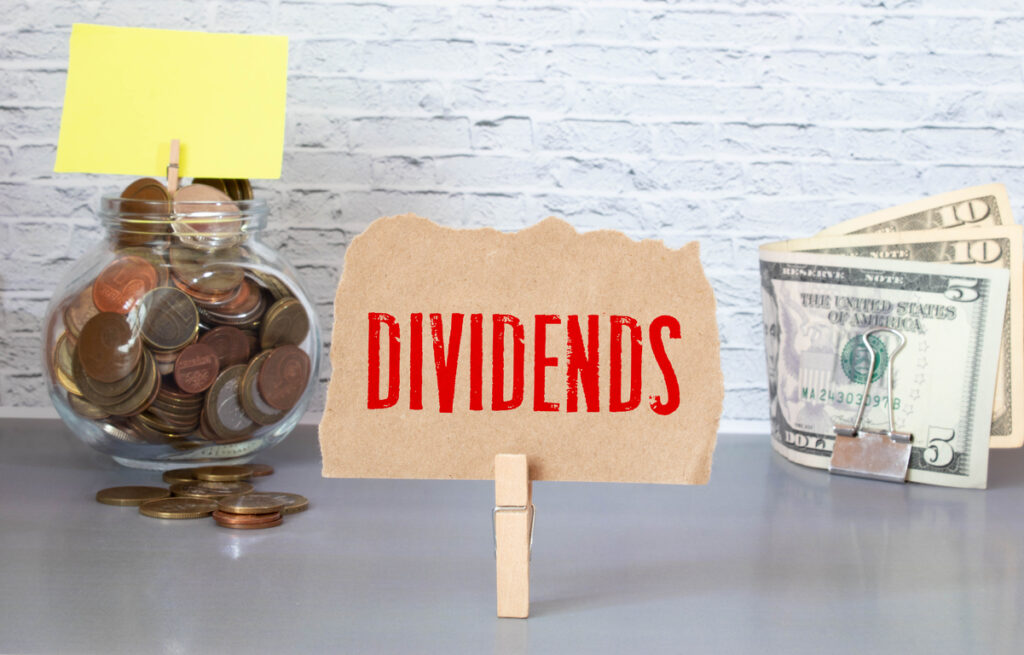Got 10 Years and $1,000? 3 Dividend Stocks That Are High-Yield Bargains.