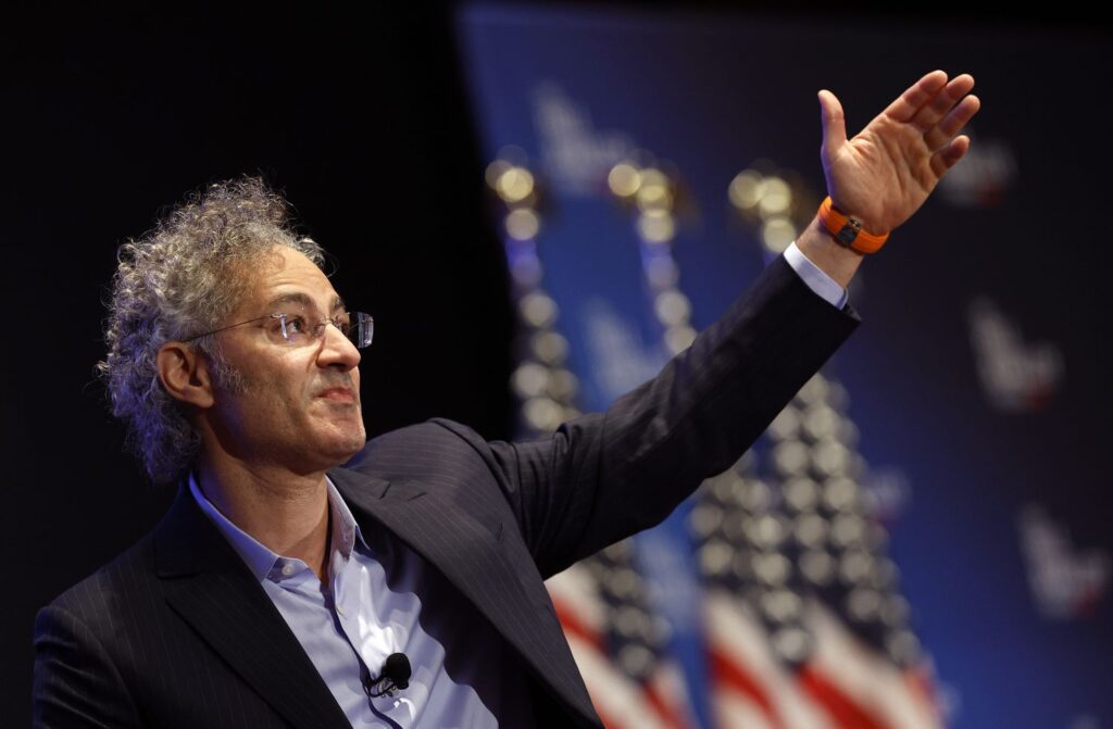 Palantir Reports Strong Revenue Growth, Raises Outlook on AI Demand