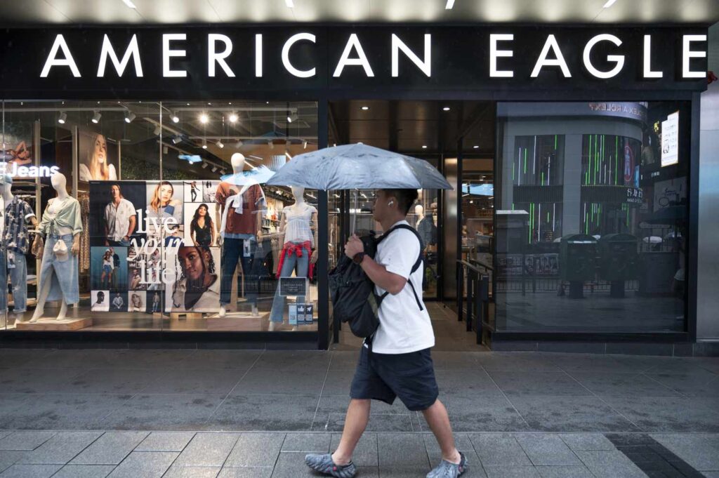American Eagle Stock Drops After Apparel Retailer Pulls Outlook
