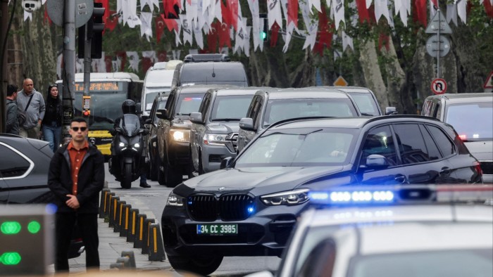 Vehicles carrying the US delegation arrive at the Turkish presidency’s Dolmabahce working office in Istanbul