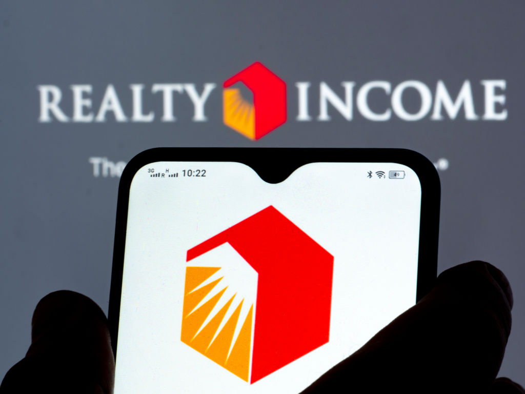 Investing $50,000 in This Ultra-High-Yield Dividend Stock Could Generate $2,865 in Annual Passive Income