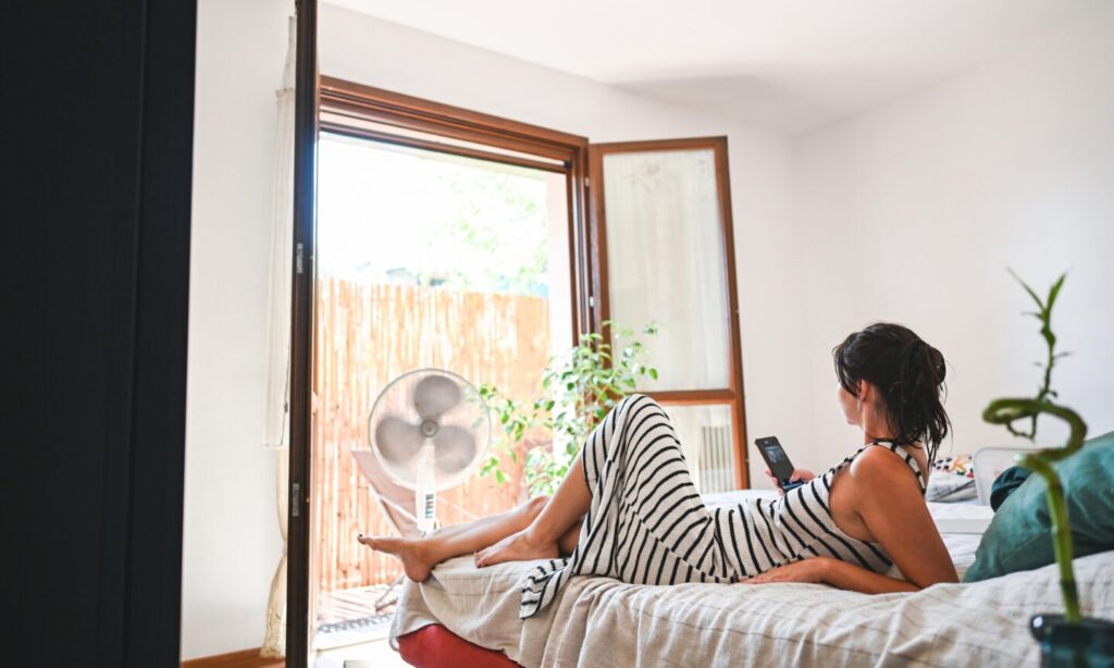 Mortgage Rates Simmer, But Borrowers Might Get a Cooler Autumn