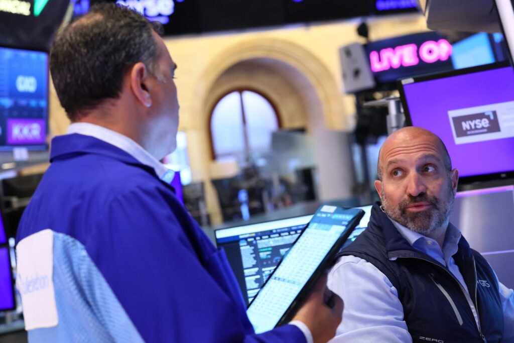 S&P 500 Nears Record High as Airline Stocks Soar After Strong Earnings Report from Delta