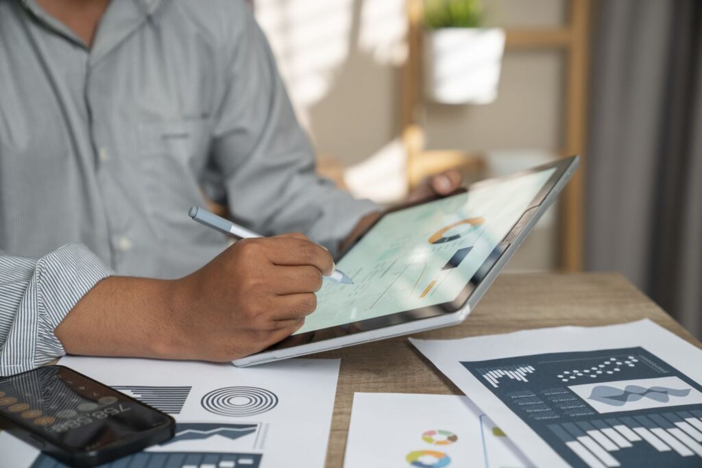 As a Gauge of Stock Market Health, Which Indicator Should You Be Looking At? Insider Buying or Insider Selling?