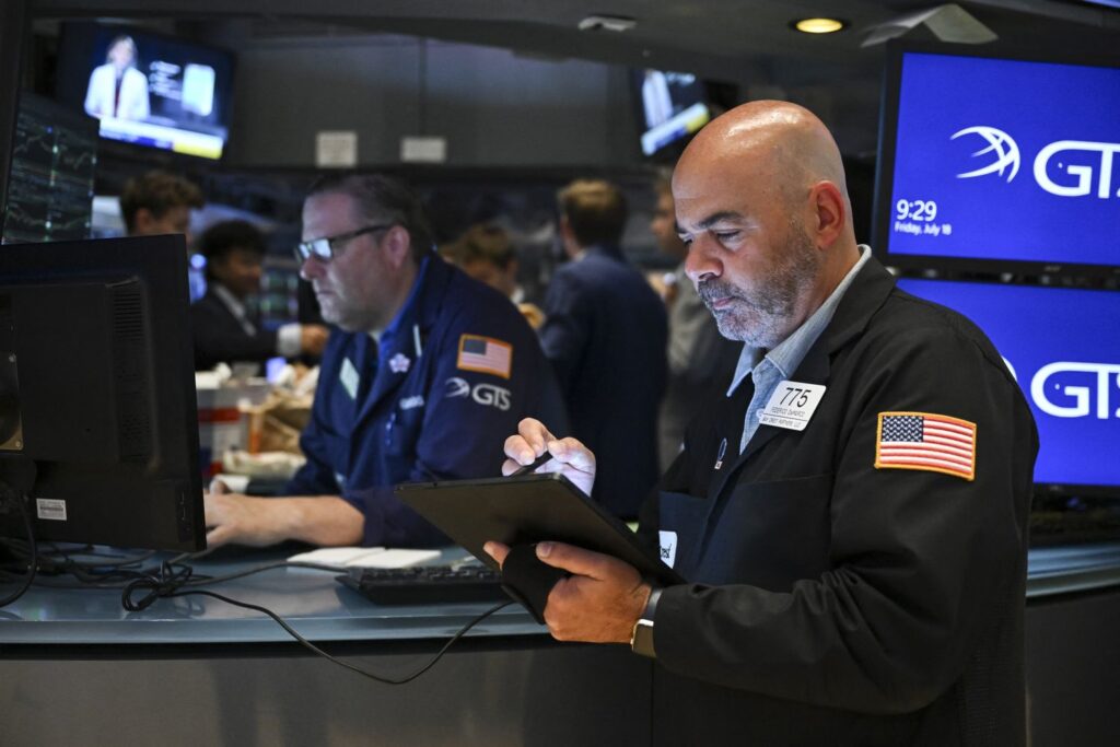 S&P 500, Nasdaq Retreat From Record Highs as Stocks Edge Lower Amid Earnings Deluge