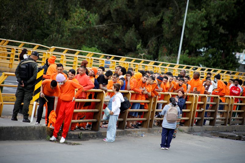 Colombia denounces mass deportation of citizens from Ecuador