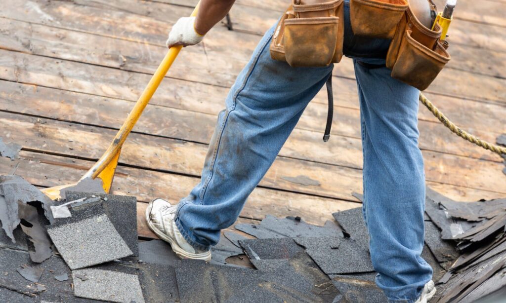 Cost to Replace Roof Shingles in 2025