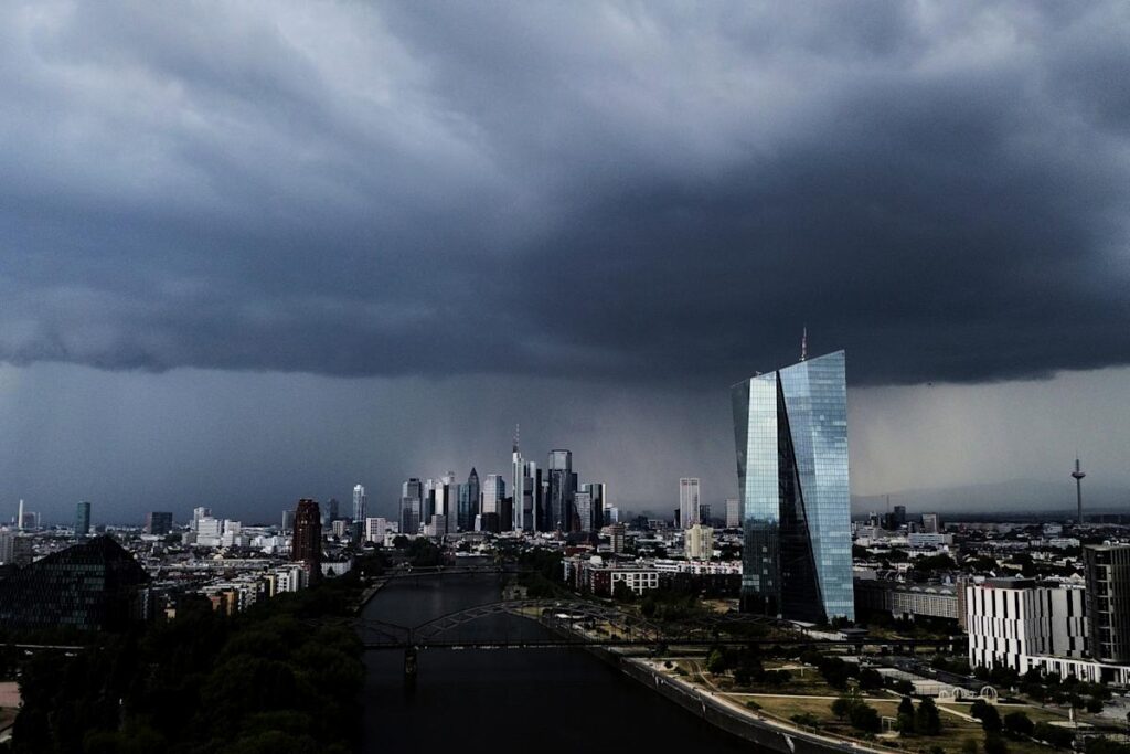 ECB Won’t Flinch Yet in the Shadow of Trump’s Trade War