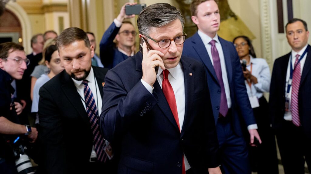House GOP stalls ahead of key vote