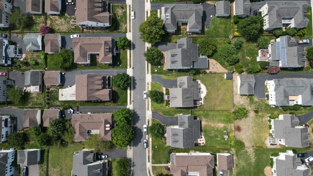 Mortgage refinance demand surges, as interest rates drop further