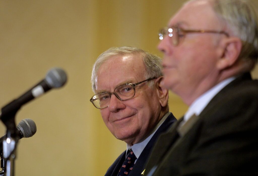 Why Warren Buffett's Right-Hand Man Said Diversification Will Not Work For Everyone
