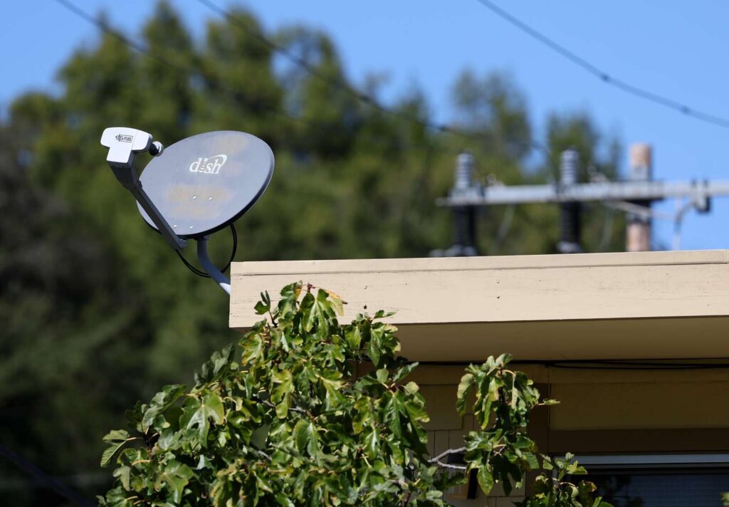 EchoStar Stock Soars 80% as It Sells Spectrum to AT&T for $23B Amid FCC Pressure