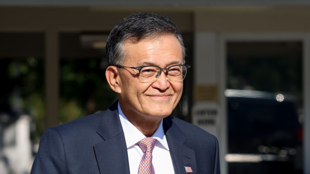 Intel stock climbs 7% on report Trump administration is considering stake