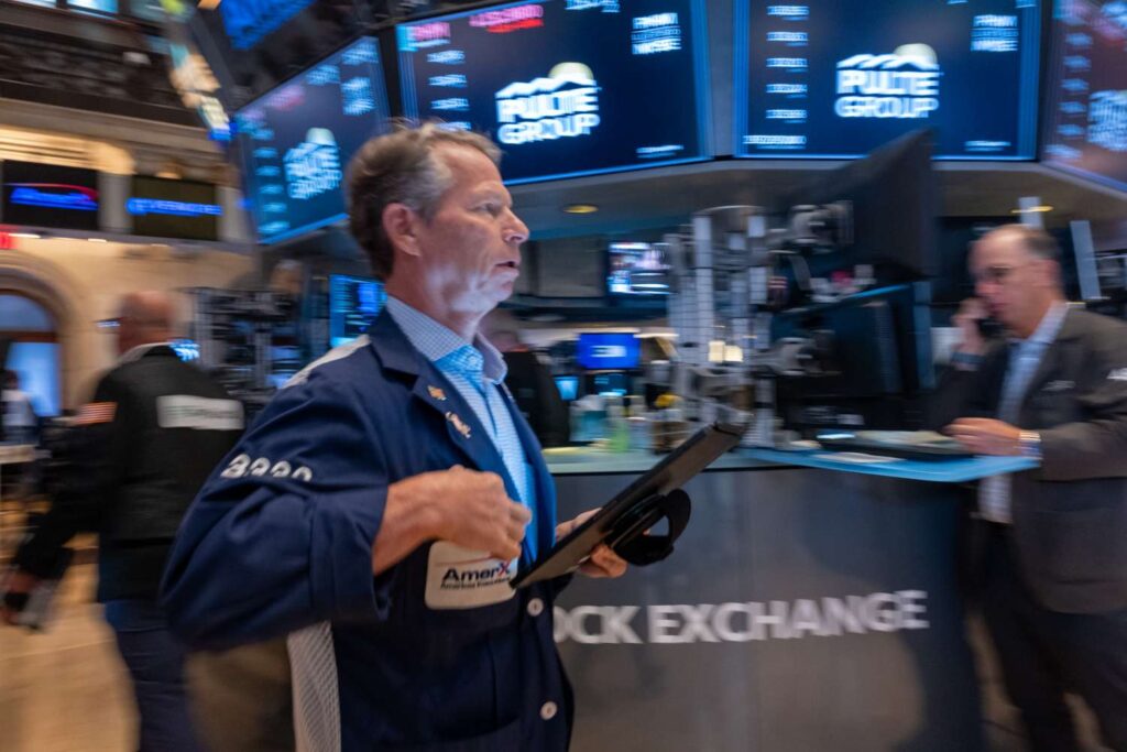 S&P 500 Closes at New High as Stocks Surge Ahead of August Jobs Report Release