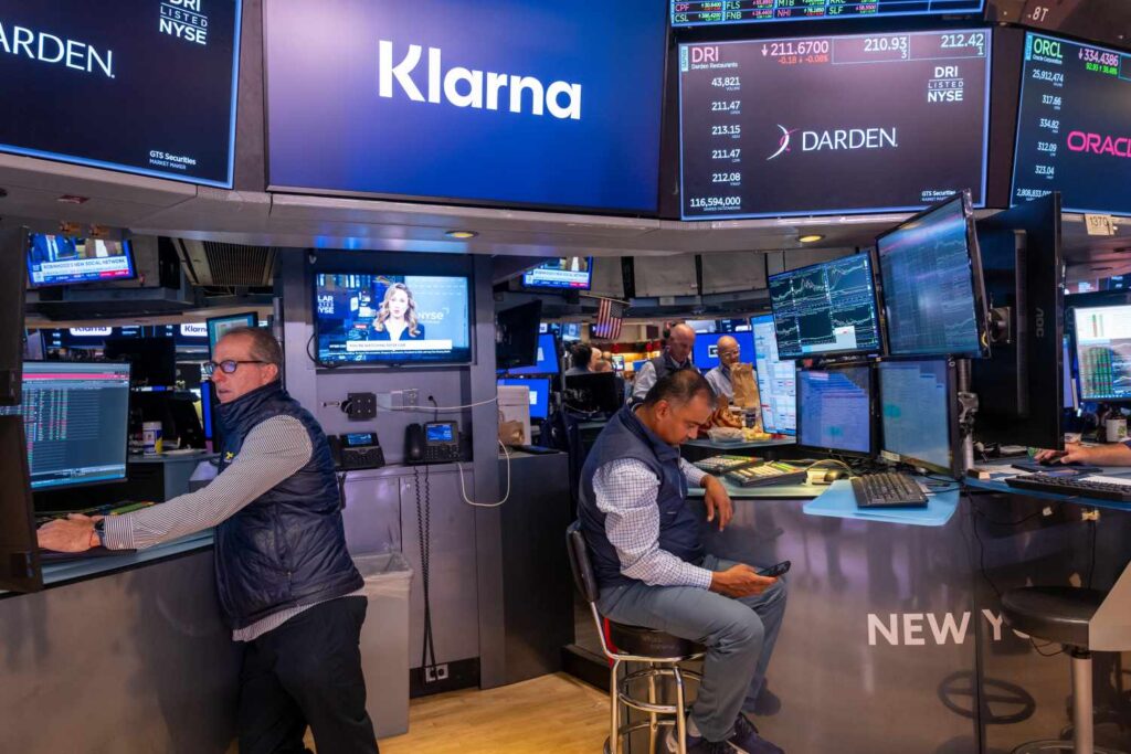 S&P 500, Nasdaq Hit All-Time Highs; PPI Data Inches Lower; Oracle Stock Soars on Booming AI Demand