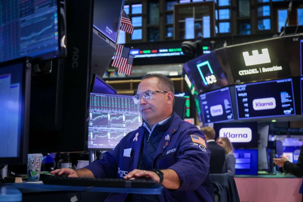 Stocks Rise to Record High as CPI Report Keeps Rate Cut Hopes Alive; Oracle Stock Retreats
