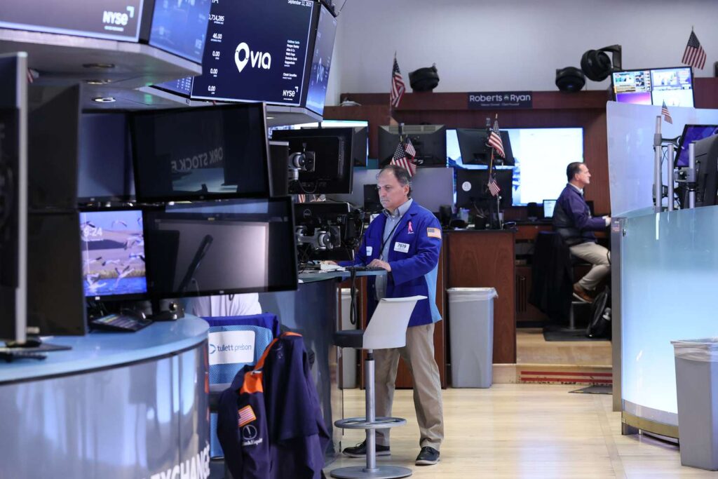 Stock Futures Little Changed Ahead of Expected Fed Rate Cut; Treasury Yields Slip