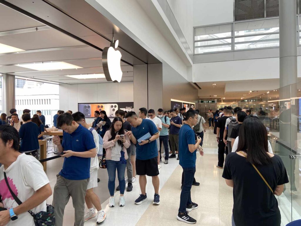 Apple's iPhone 17 Goes on Sale Globally With Reported Strong Demand for Pro Models