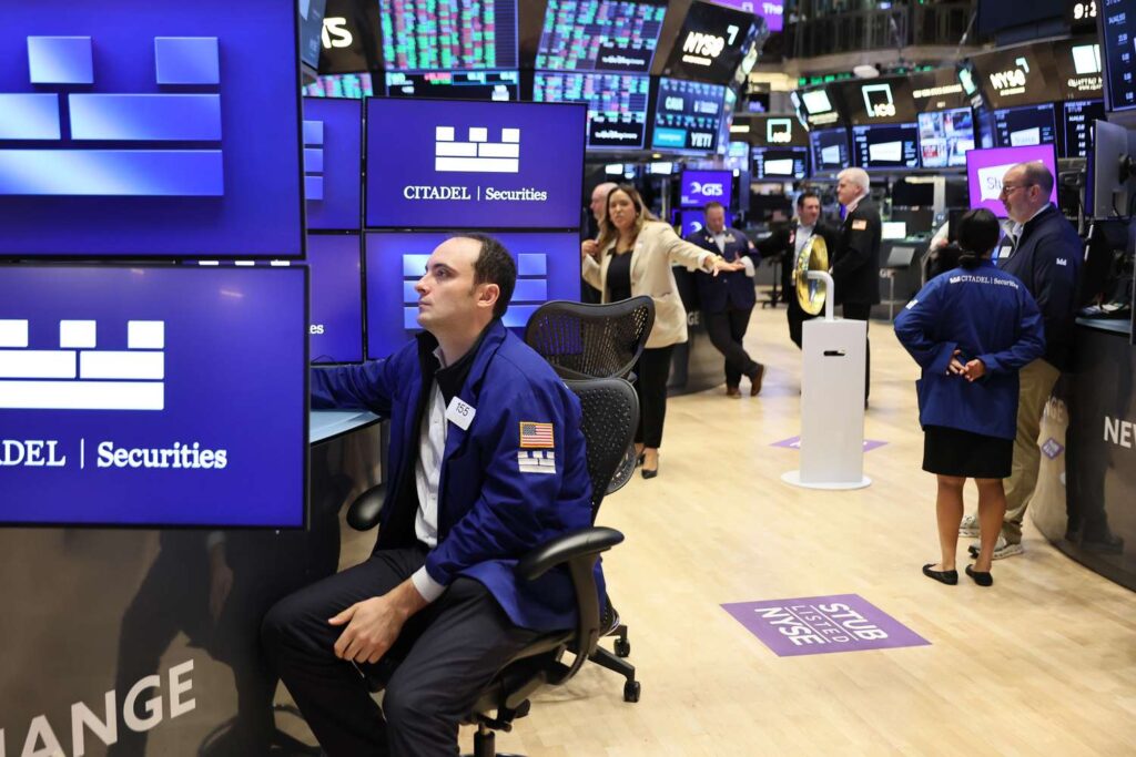 Stock Futures Slip From Record Highs; Potential Government Shutdown Weighs