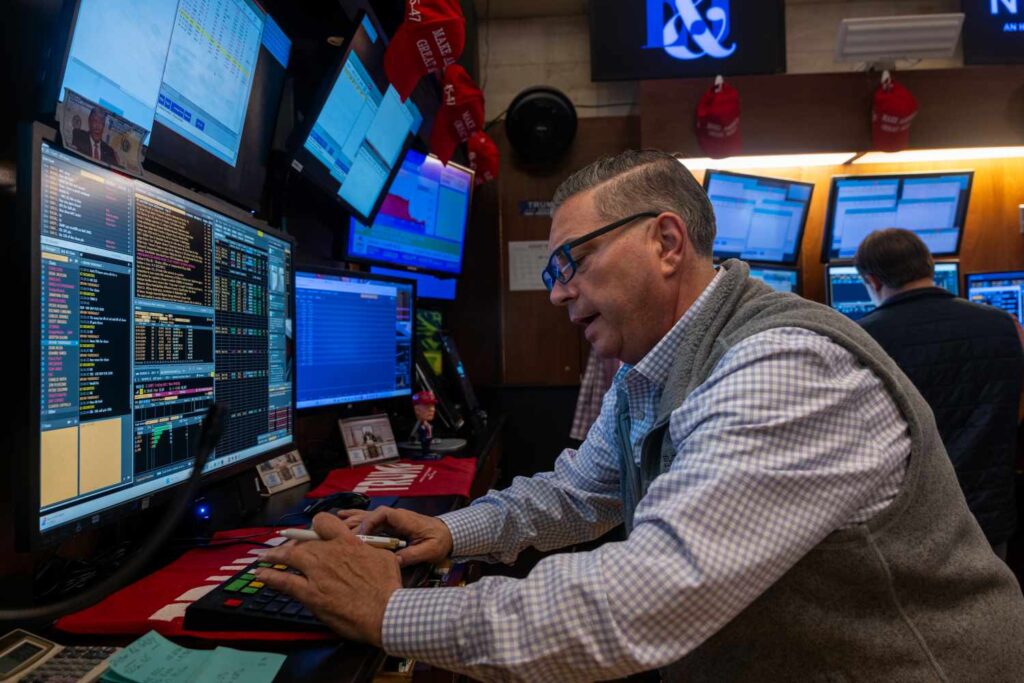 Stock Futures Mostly Lower After Two Days of Losses; Intel Shares Rise Further on Report Chipmaker Had Discussed Apple Buying Stake