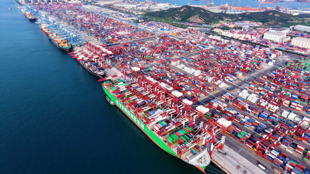 China's August U.S. shipments plunge 33% as overall exports growth slows