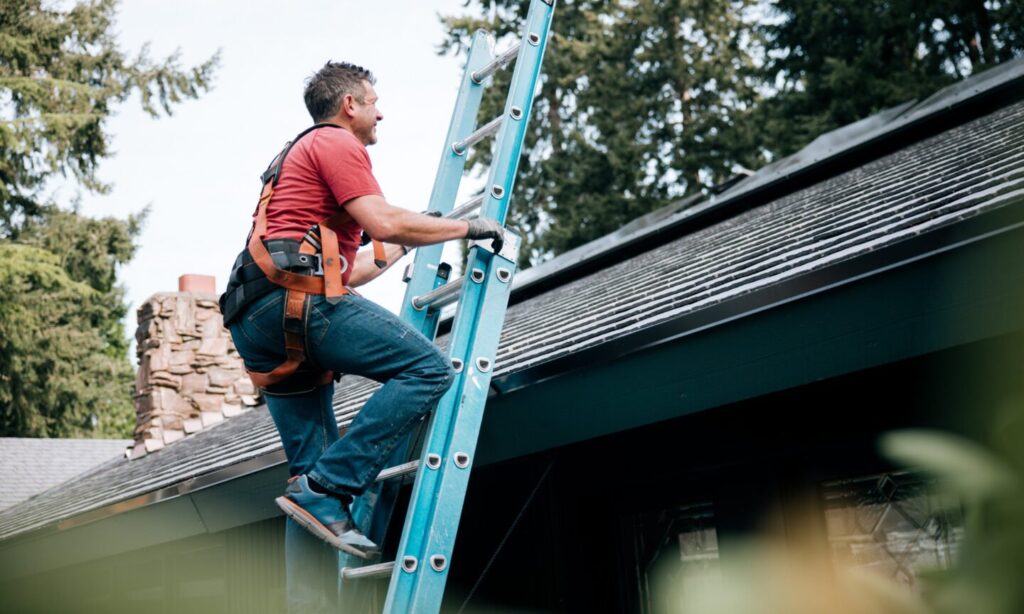 Metal Roof vs. Asphalt Shingles: Cost, Lifespan and Installation