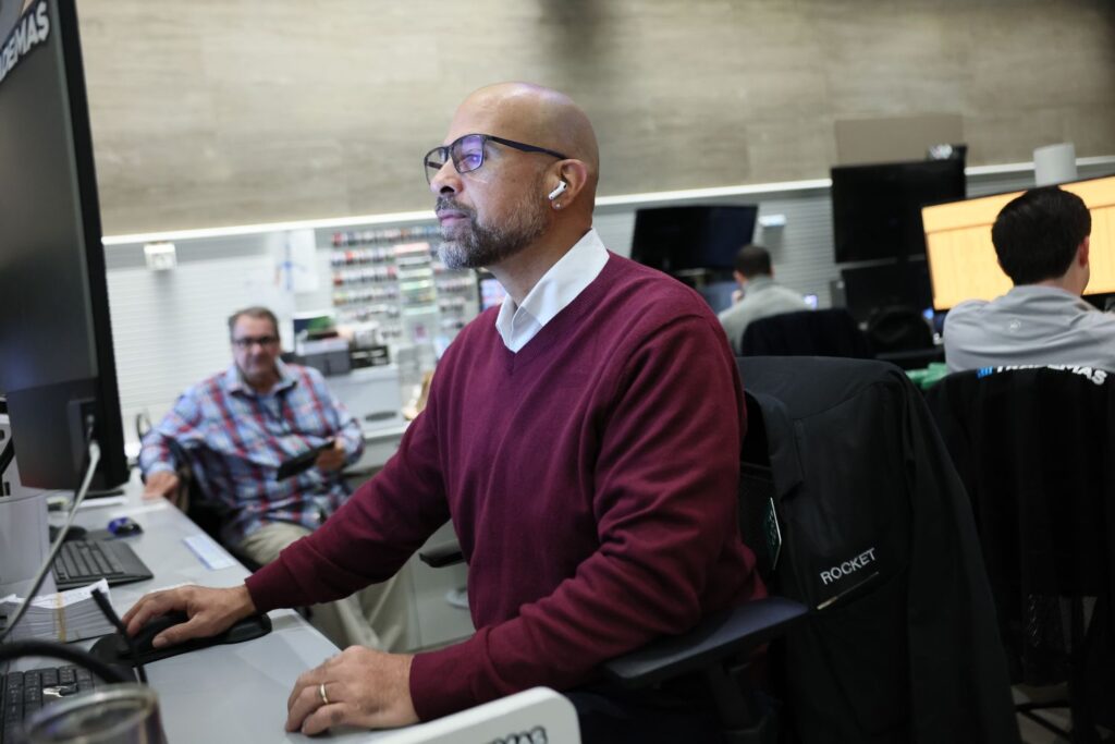 Stock Futures Mixed After Trump-Xi Meeting, Powell Warning, Mixed Big Tech Results; Apple, Amazon Earnings on Tap