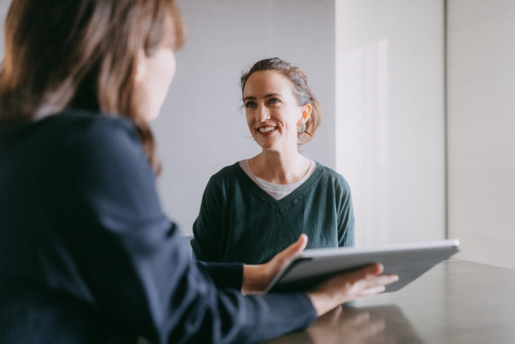 How to Choose a Financial Advisor - 6 Things to Consider