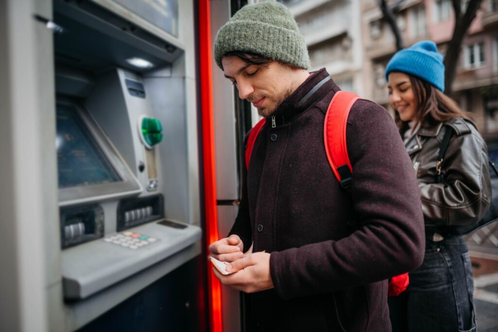 What’s the Typical U.S. Bank Balance? The Data Explained