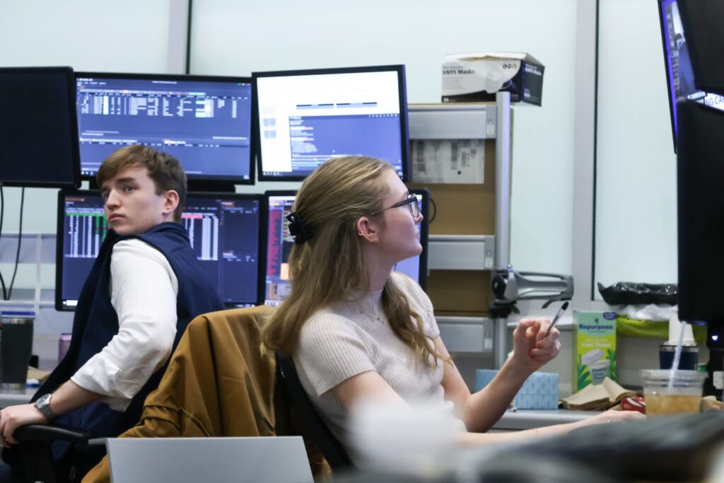 Major Stock Indexes Close Lower to Start Holiday-Shortened Week; Gold, Silver Retreat From Record Highs