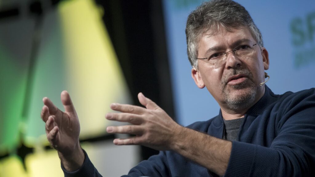 Apple AI chief stepping down, company says