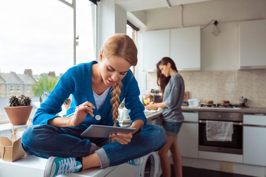 Moving Out of a Shared Apartment: Make Sure You're Off the Bills