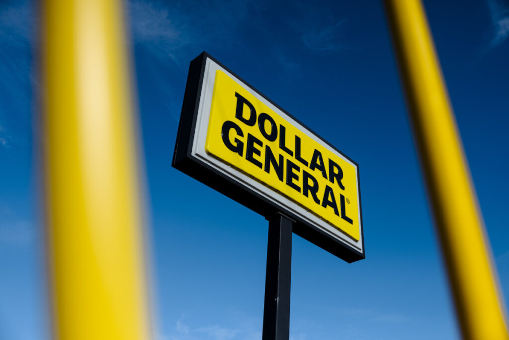 Dollar General hours for New Year's Day 2026