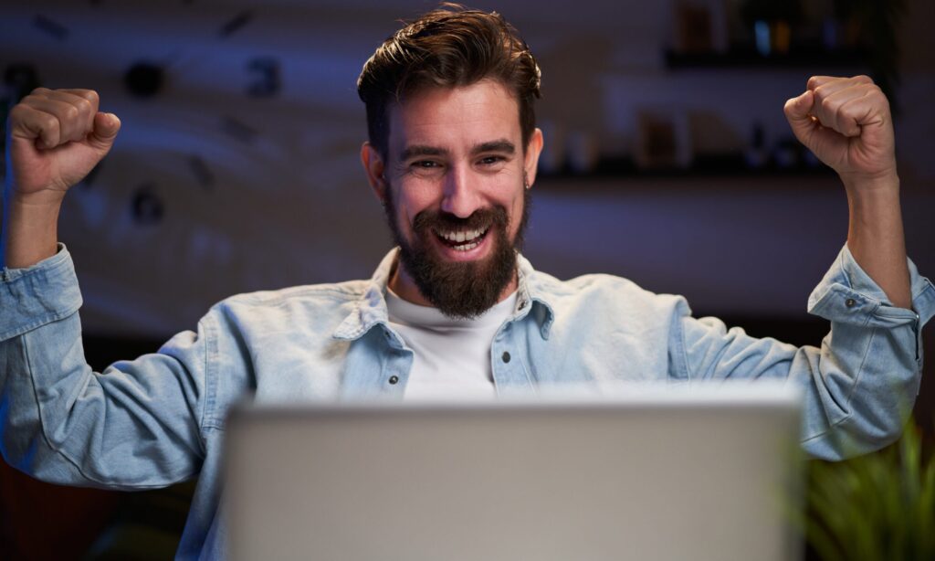 I'm a Personal Finance Expert: Here Are 6 Clever Ways I Save Money