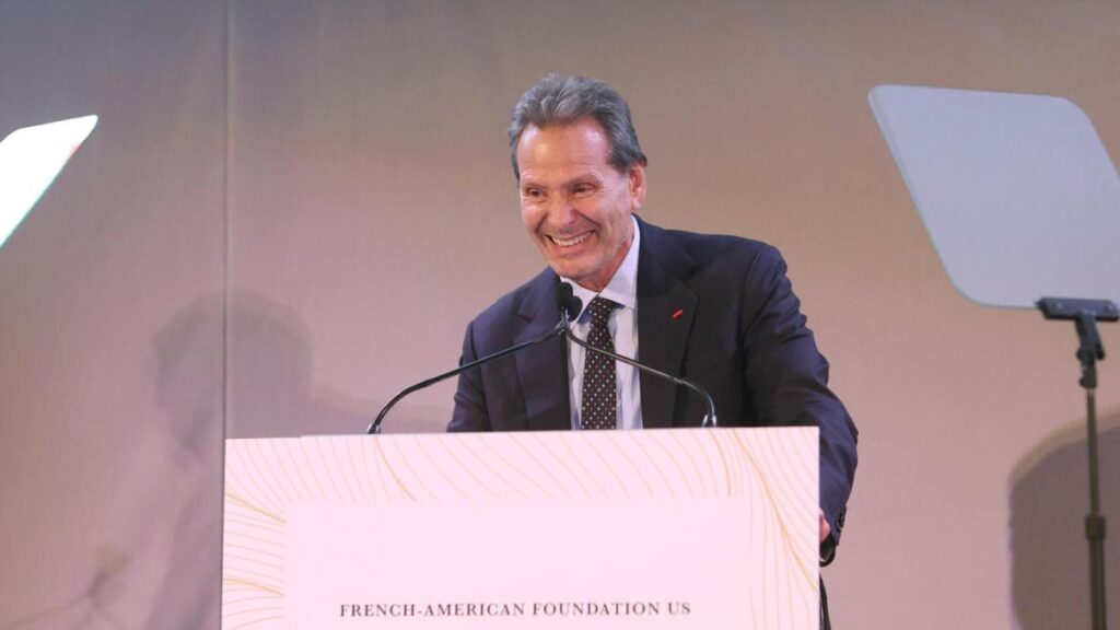 Verizon's $20 billion acquisition resets dividend outloook