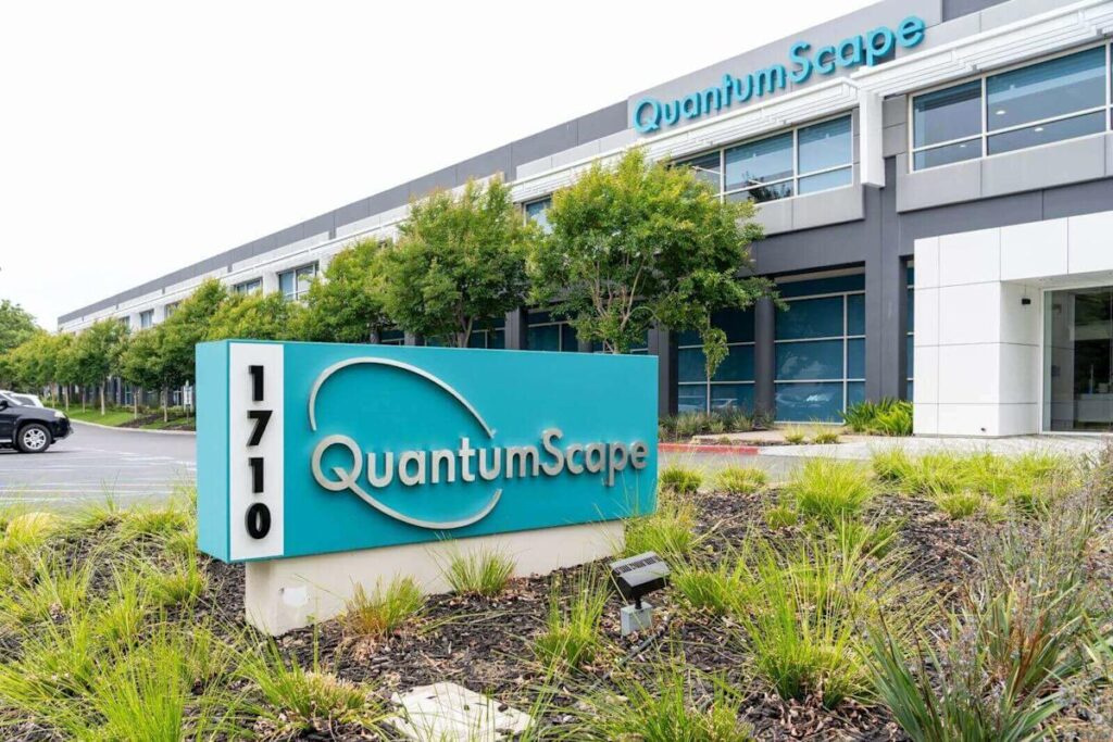 QuantumScape Just Broke Through Its 200-Day Moving Average. Should You Buy QS Stock Before Earnings?