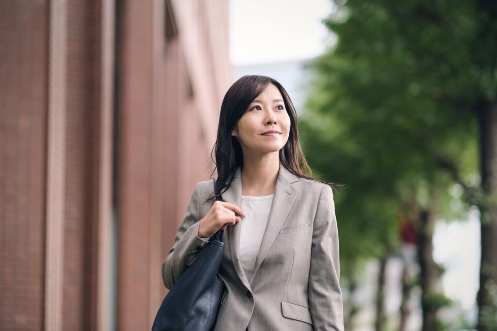 How Does Your Salary Stack Up Against Peers in Your Industry Today? See the Insights