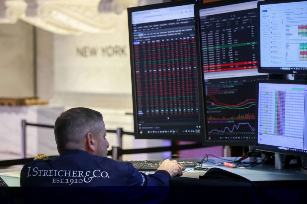 Major Indexes Open Mostly Higher After Volatile Session; Bitcoin, Crypto-Tied Stocks Jump