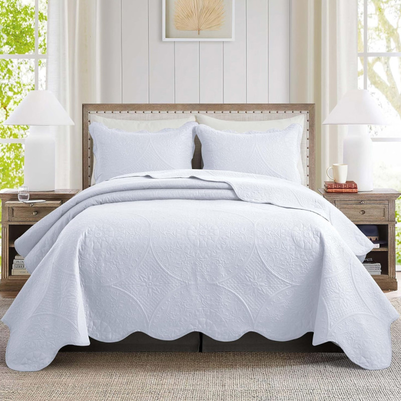 Amazon is selling a scalloped 3-piece quilt set with farmhouse vibes for only $28